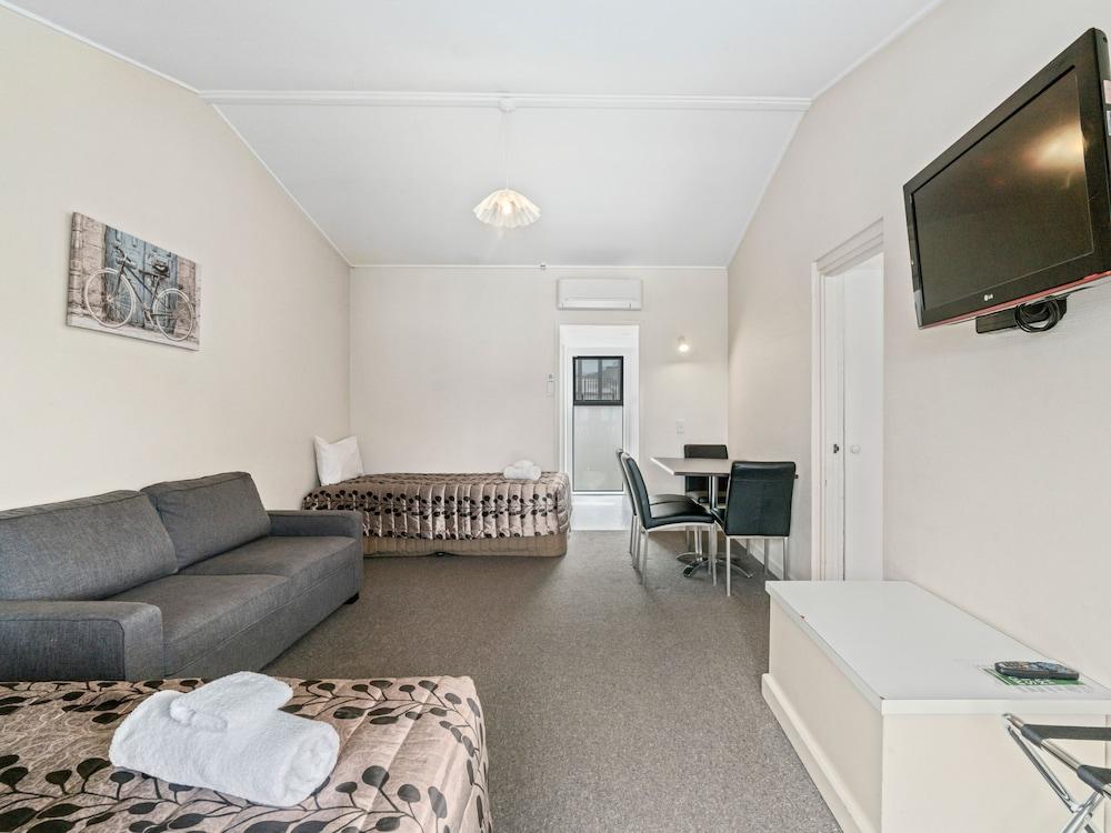 Queenstown Motel Apartments (Adults Only) Dış mekan fotoğraf