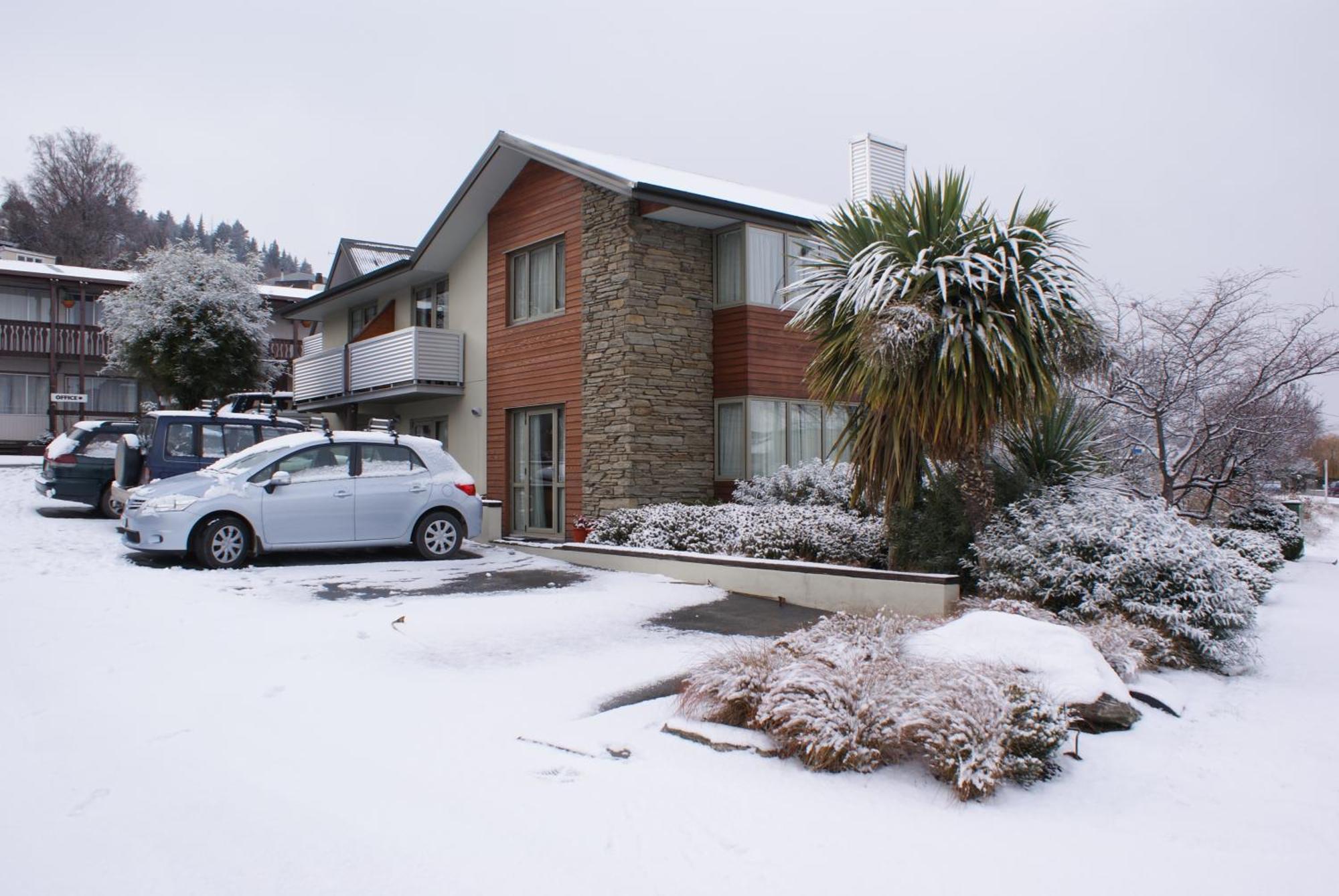 Queenstown Motel Apartments (Adults Only) Dış mekan fotoğraf